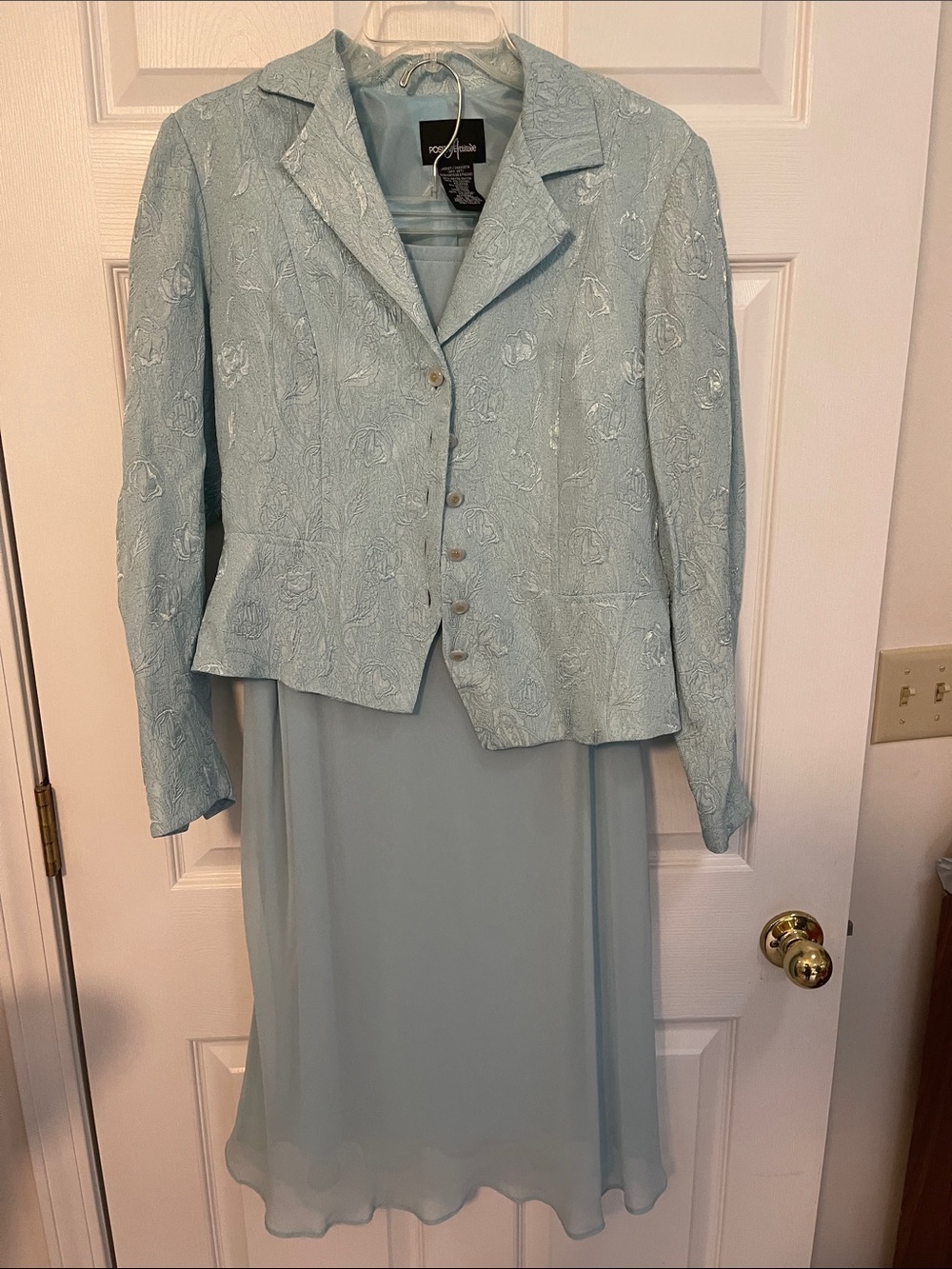 Perceptions Pale Blue Embroidered Jacket and Chiffon Skirt Set SZ 10